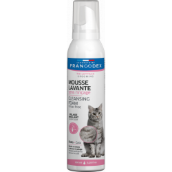 Mousse lavante pour chat